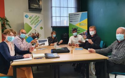 L&rsquo;EPNAK Bretagne reçoit Yann Jondot et lui remet des clés USB pour les ambassadeurs de l&rsquo;accessibilité