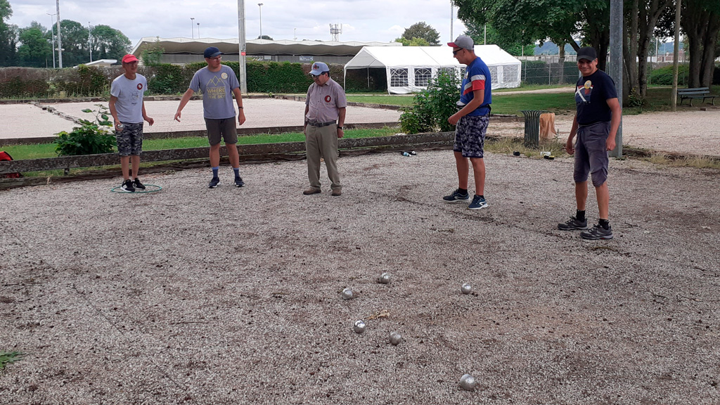 [Le tournoi de pétanque à SENS bat son plein]