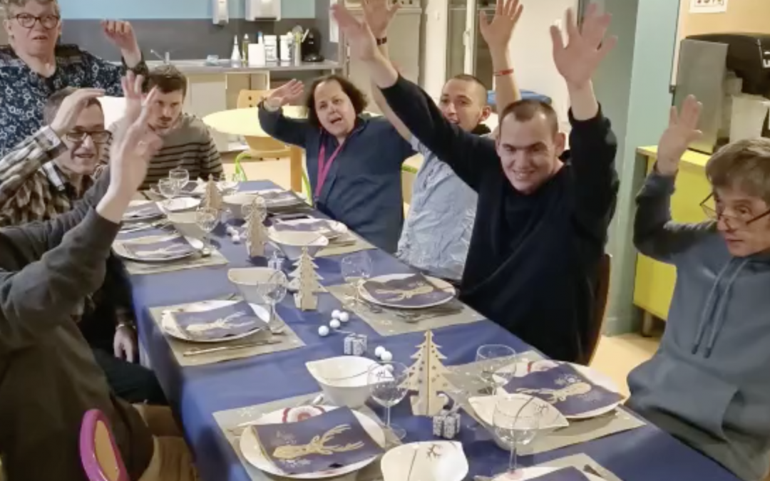 [LES RÉSIDENTS DE L&rsquo;EANM ARCHE BEAU SITE VOUS SOUHAITENT UN JOYEUX NOËL]