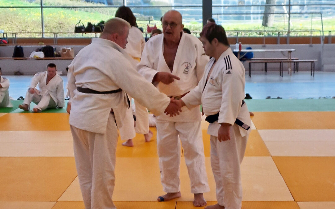 [RENCONTRE RÉGIONALE DE PARA JUDO ADAPTÉ À DIJON : UNE JOURNÉE MÉMORABLE POUR LES PERSONNES ACCOMPAGNÉES DU PHIS]