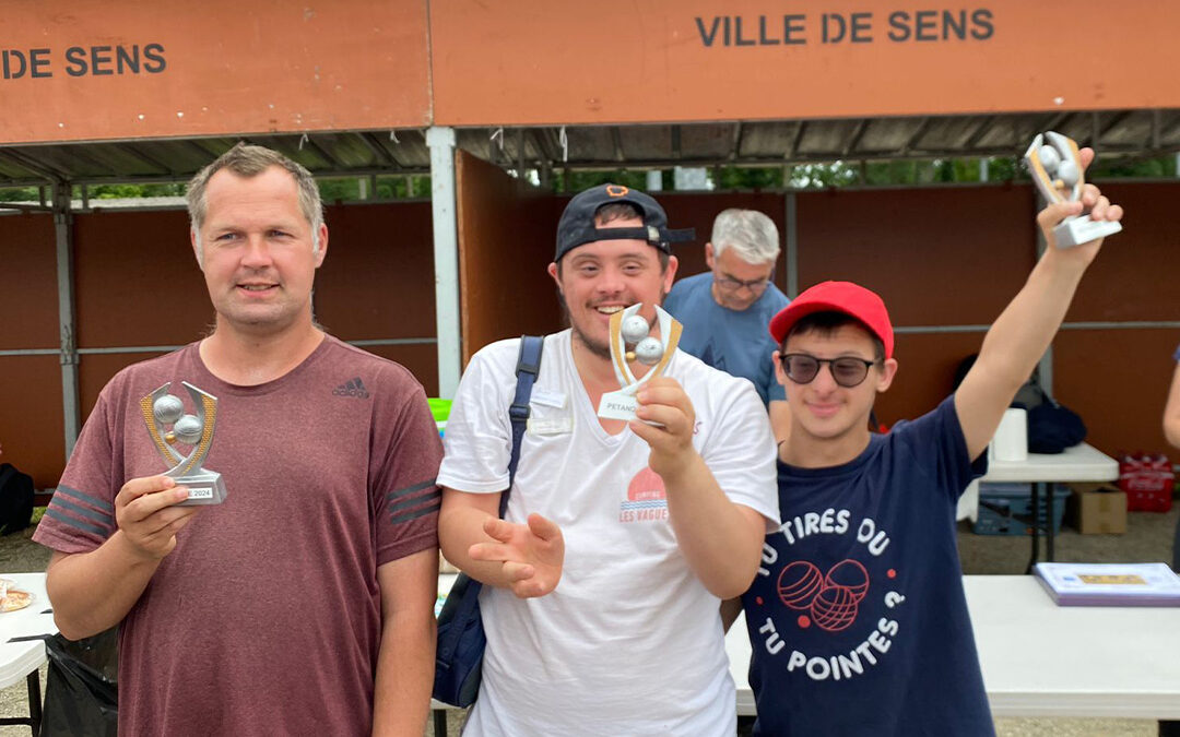 [« 𝗧𝗨 𝗧𝗜𝗥𝗘𝗦 𝗢𝗨 𝗧𝗨 𝗣𝗢𝗜𝗡𝗧𝗘𝗦 ? » : 𝗤𝘂𝗮𝗻𝗱 𝗹𝗮 𝗽𝗲́𝘁𝗮𝗻𝗾𝘂𝗲 𝗿𝗶𝗺𝗲 𝗮𝘃𝗲𝗰 𝗰𝗼𝗻𝘃𝗶𝘃𝗶𝗮𝗹𝗶𝘁𝗲́ 𝗮̀ 𝗦𝗘𝗡𝗦]