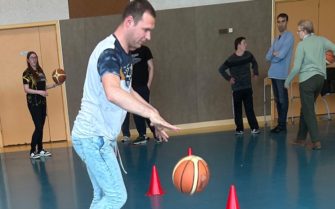 𝗟𝗲𝘀 𝗖𝗼𝘂𝗿𝗹𝗶𝘀 𝗲𝘁 𝗦𝗮𝗶𝗻𝘁𝗲-𝗖𝗼𝗹𝗼𝗺𝗯𝗲 : 𝘂𝗻 𝗽𝗮𝗿𝘁𝗲𝗻𝗮𝗿𝗶𝗮𝘁 𝗲𝘁 𝘂𝗻𝗲 𝗷𝗼𝘂𝗿𝗻𝗲́𝗲 𝗽𝗿𝗶𝘃𝗶𝗹𝗲́𝗴𝗶𝗲́𝗲 𝗽𝗼𝘂𝗿 𝗹𝗲𝘀 𝗥𝗲́𝘀𝗶𝗱𝗲𝗻𝘁𝘀