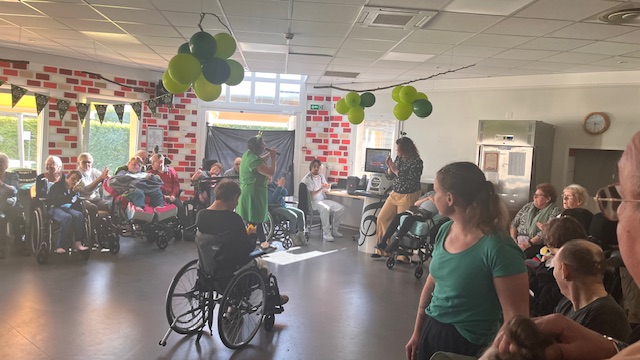 La MAS La Cerisaie à AUGY a célébré la Saint-Patrick avec enthousiasme !