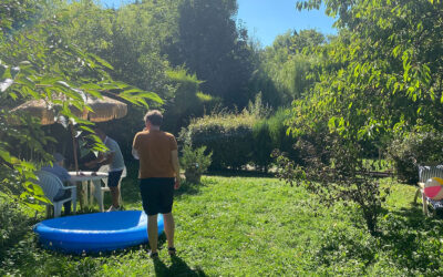 Rires et verdure aux Champs Blancs avec Maurice et Alexis