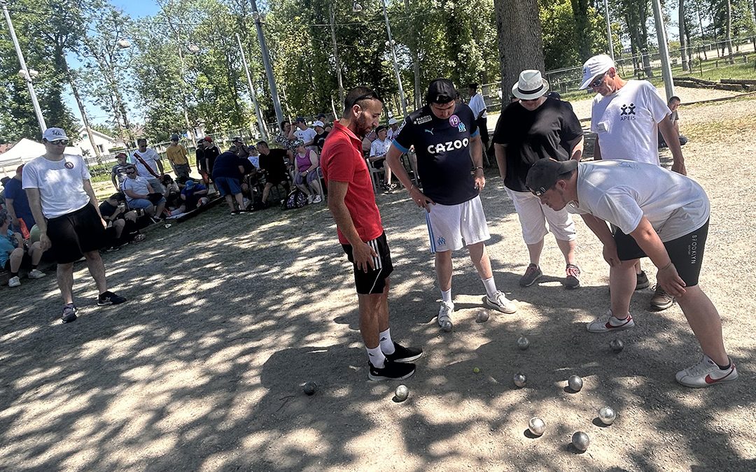 80 participants réunis pour le tournoi de pétanque EPNAK : sport, partage et bonne humeur au rendez-vous !