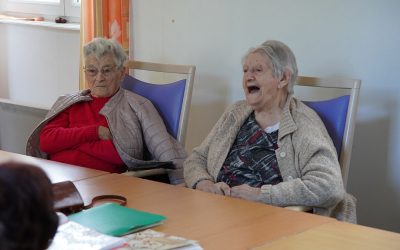 Quand la musique réveille les souvenirs à l’Accueil de Jour Sainte Clotilde !